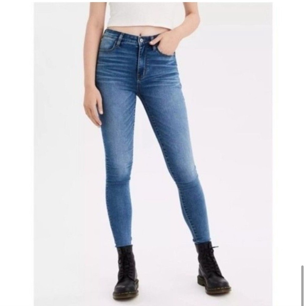 American Eagle Otfitters Super Stretch Medium Wash Whiskered Skinny Jeans 4 Long
